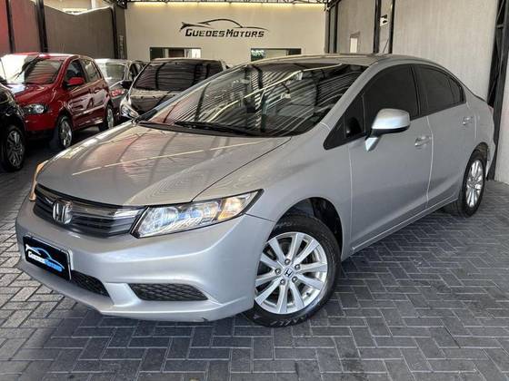 HONDA CIVIC 1.8 LXS 16V FLEX 4P AUTOMÁTICO HONDA CIVIC 1.8 LXS 16V FLEX 4P AUTOMÁTICO